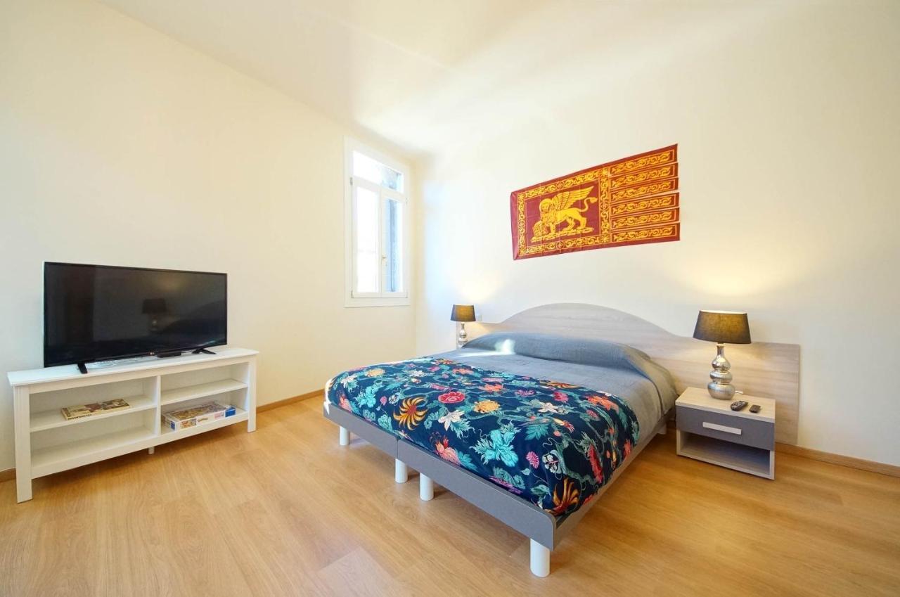 Ca' Circus 4 Rooms Wi-Fi Fibre เวนิส ภายนอก รูปภาพ